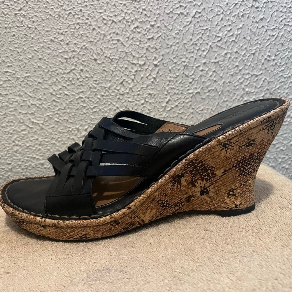 Born Turbie Black Wedge Sandals with straw woven heel . Size 9